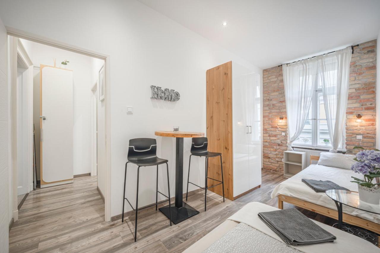 Design Apartment W Ac On Ring Road By Newave Apartments Budapest Ngoại thất bức ảnh