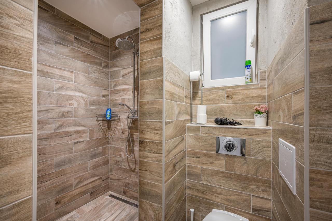 Design Apartment W Ac On Ring Road By Newave Apartments Budapest Ngoại thất bức ảnh