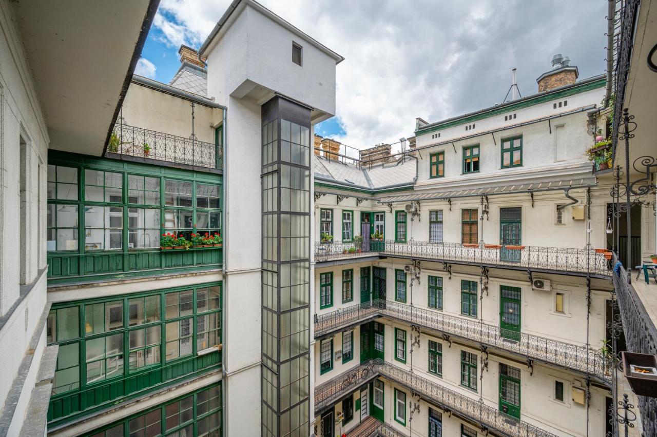 Design Apartment W Ac On Ring Road By Newave Apartments Budapest Ngoại thất bức ảnh