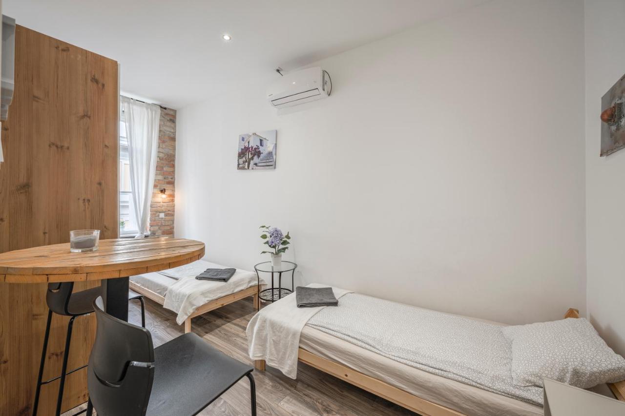 Design Apartment W Ac On Ring Road By Newave Apartments Budapest Ngoại thất bức ảnh